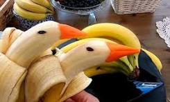 a duck carving of banana